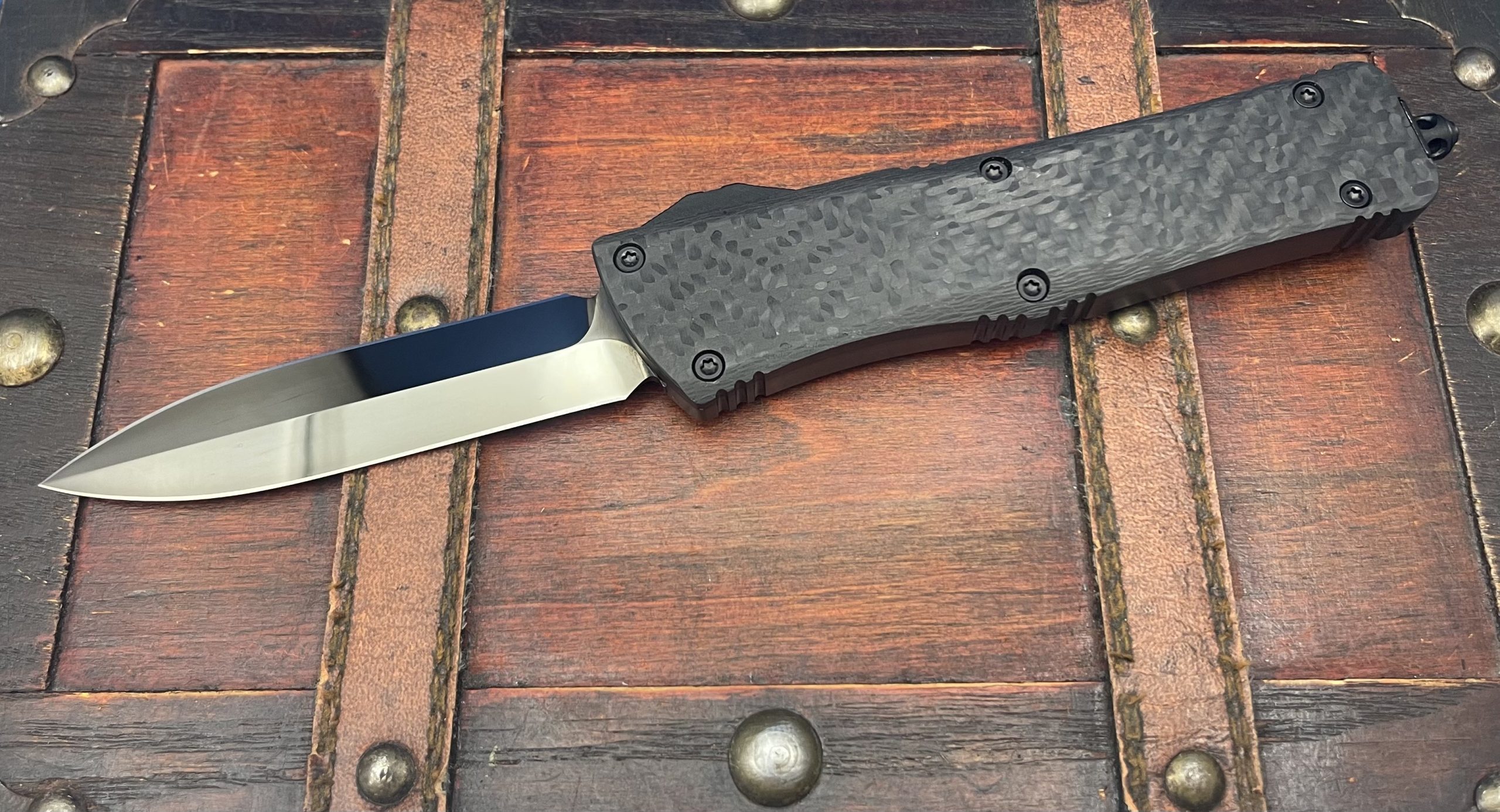 The Spartan Black DLC Mirror Polish Dagger - Image 1